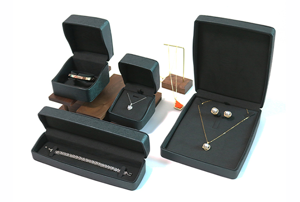 1748933899336959.jpg Black Luxury Leather Jewelry Box.jpg